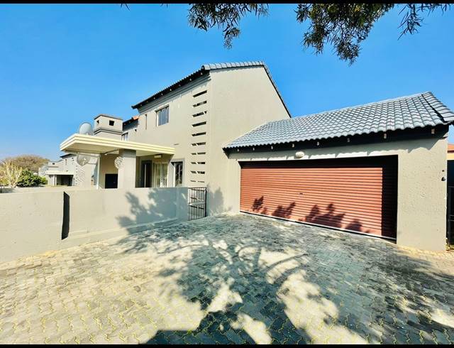 2 BEDROOM TOWNHOUSE RENTED IN NOORDWYK